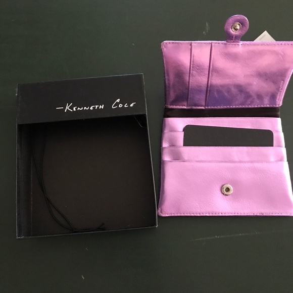 Metallic - Picture 2 of 3